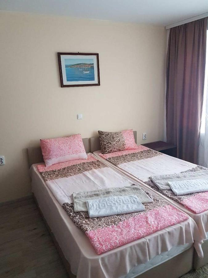 Guest House Ginek Ohri Oda fotoğraf